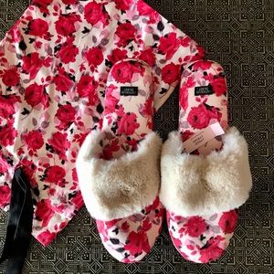 Victoria Secret Satin Slippers (L) NWT
